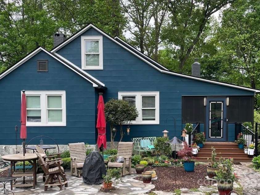 114 Broadway Avenue, Tryon, NC 28782.  MLS# CAR4322856, YatesRealty ID 823. 