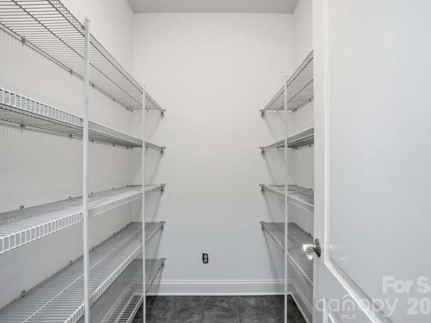 1173 Bunch Drive, Statesville, NC 28677.  MLS# CAR4351005, YatesRealty ID 8230. Walk-In Pantry
