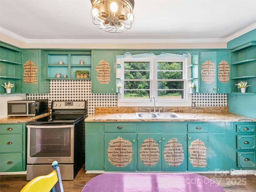 1767 226 Highway, Bakersville, NC 28705.  MLS# CAR4281488, YatesRealty ID 8230. 