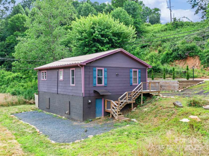 1767 226 Highway, Bakersville, NC 28705.  MLS# CAR4281488, YatesRealty ID 8230. 