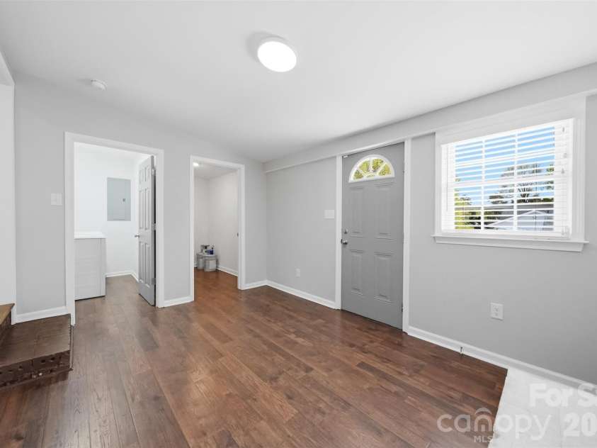 4809 Brooktree Drive, Charlotte, NC 28208.  MLS# CAR4355914, YatesRealty ID 8231. 
