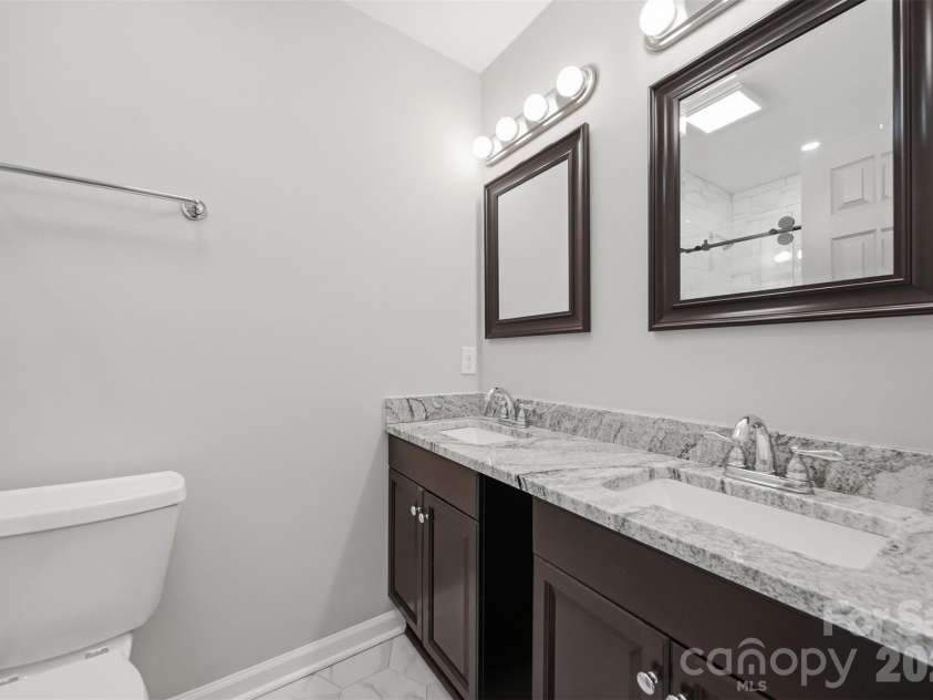 4809 Brooktree Drive, Charlotte, NC 28208.  MLS# CAR4355914, YatesRealty ID 8231. 