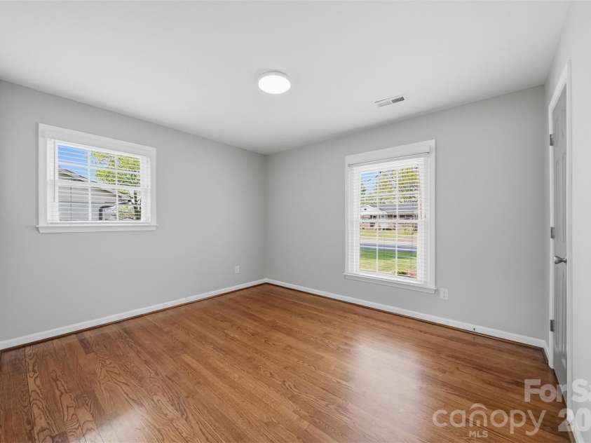 4809 Brooktree Drive, Charlotte, NC 28208.  MLS# CAR4355914, YatesRealty ID 8231. 