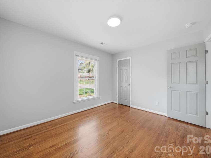 4809 Brooktree Drive, Charlotte, NC 28208.  MLS# CAR4355914, YatesRealty ID 8231. 