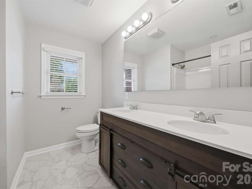 4809 Brooktree Drive, Charlotte, NC 28208.  MLS# CAR4355914, YatesRealty ID 8231. 