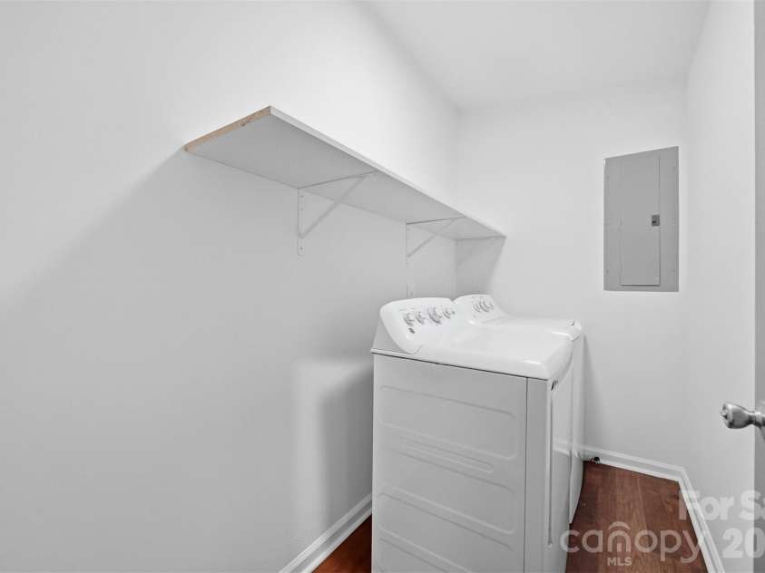 4809 Brooktree Drive, Charlotte, NC 28208.  MLS# CAR4355914, YatesRealty ID 8231. 