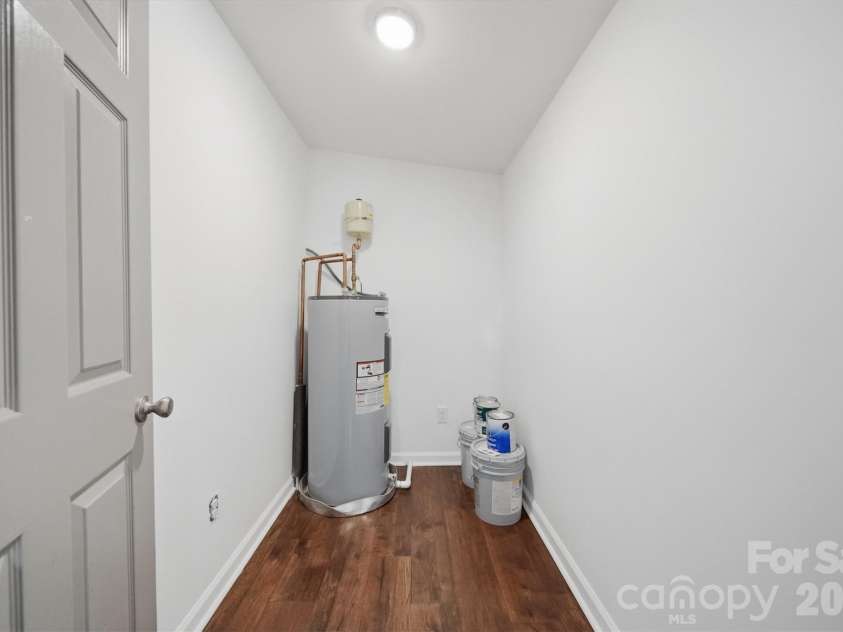 4809 Brooktree Drive, Charlotte, NC 28208.  MLS# CAR4355914, YatesRealty ID 8231. 