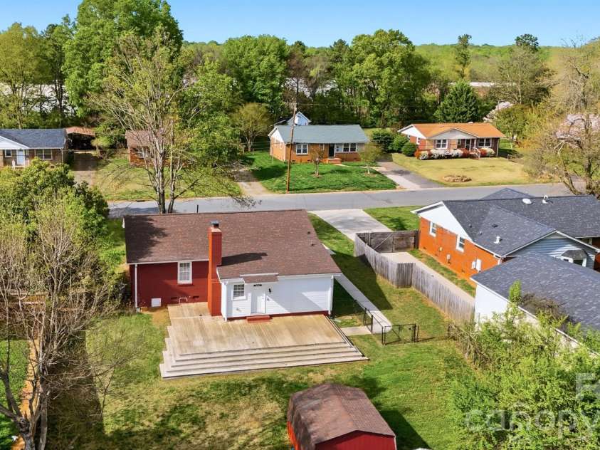 4809 Brooktree Drive, Charlotte, NC 28208.  MLS# CAR4355914, YatesRealty ID 8231. 