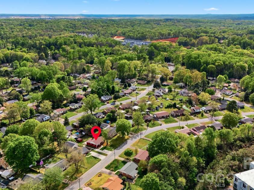 4809 Brooktree Drive, Charlotte, NC 28208.  MLS# CAR4355914, YatesRealty ID 8231. 
