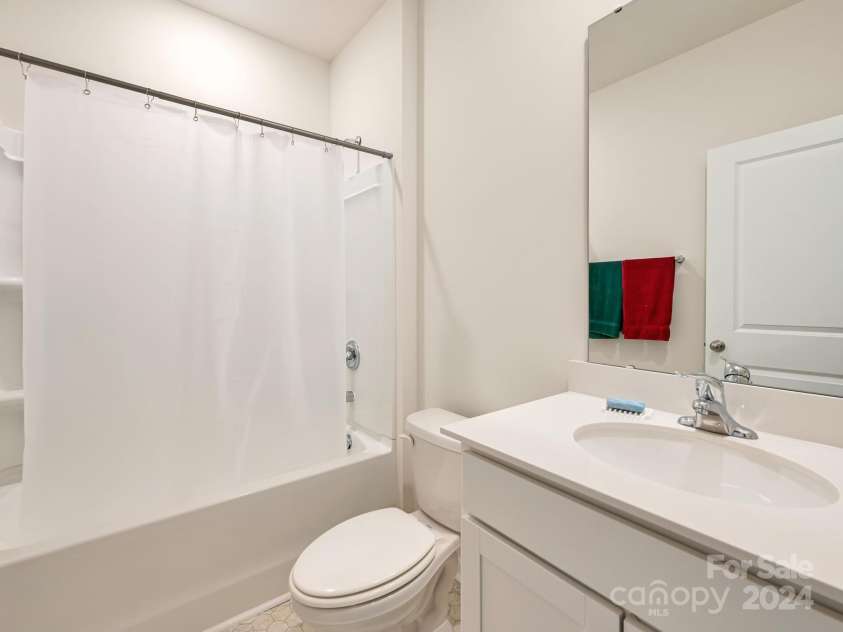 235 Ridgeview Lane, Mars Hill, NC 28754.  MLS# CAR4205181, YatesRealty ID 8232. 