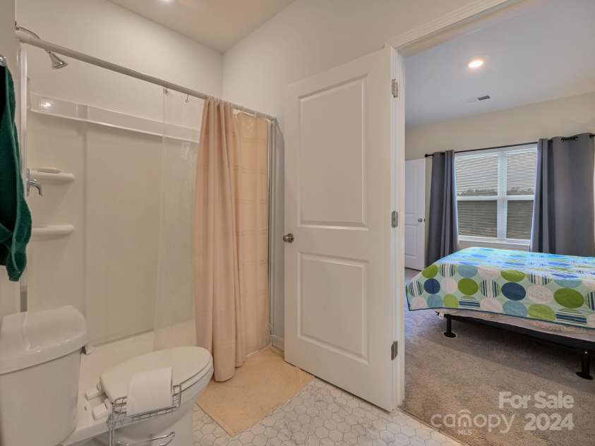 235 Ridgeview Lane, Mars Hill, NC 28754.  MLS# CAR4205181, YatesRealty ID 8232. 