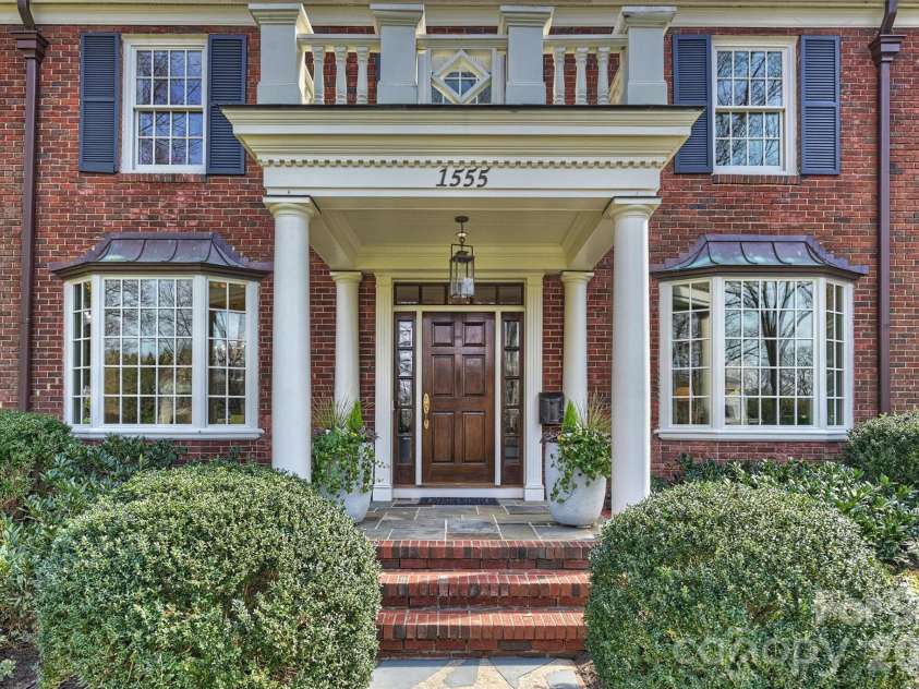 1555 Queens Road, Charlotte, NC 28207.  MLS# CAR4337847, YatesRealty ID 8234. 