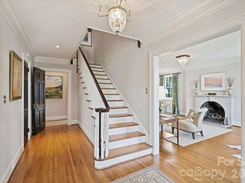 1555 Queens Road, Charlotte, NC 28207.  MLS# CAR4337847, YatesRealty ID 8234. 