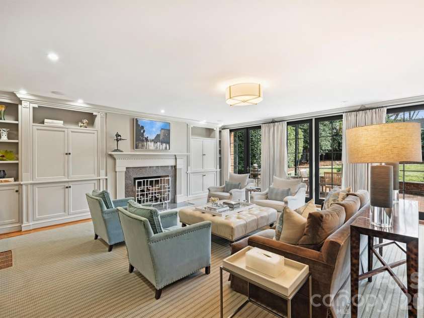 1555 Queens Road, Charlotte, NC 28207.  MLS# CAR4337847, YatesRealty ID 8234. 