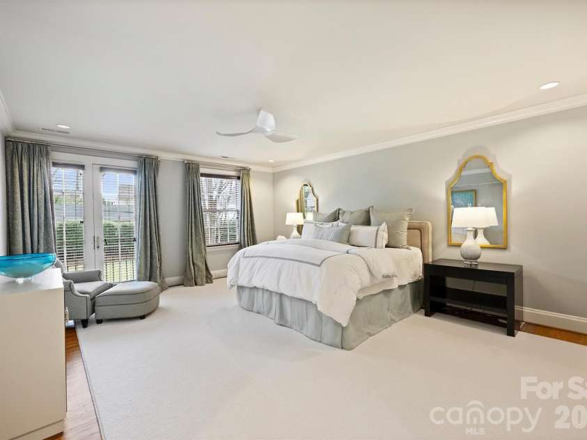 1555 Queens Road, Charlotte, NC 28207.  MLS# CAR4337847, YatesRealty ID 8234. 