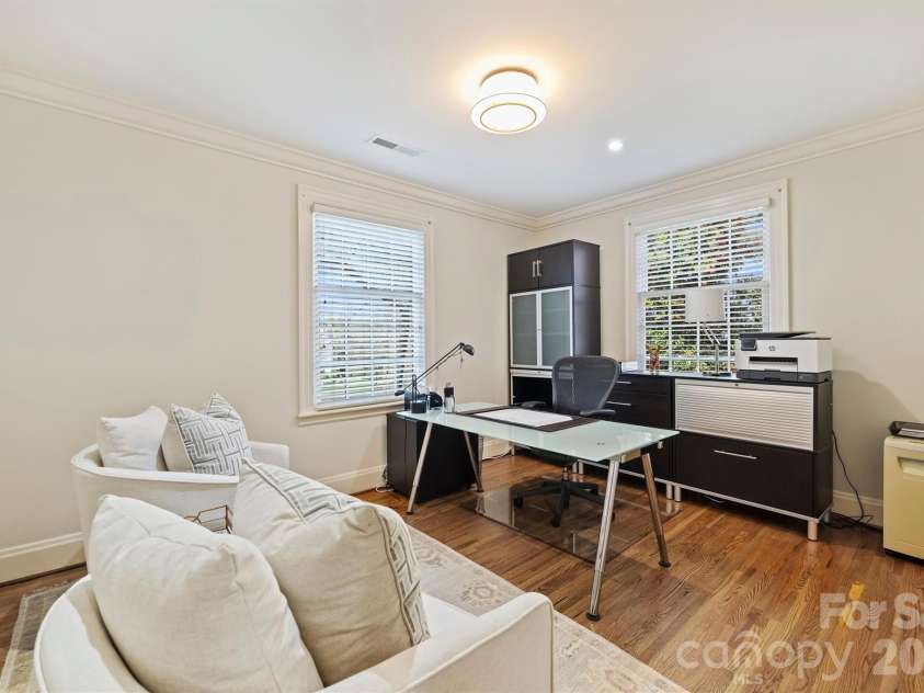 1555 Queens Road, Charlotte, NC 28207.  MLS# CAR4337847, YatesRealty ID 8234. 