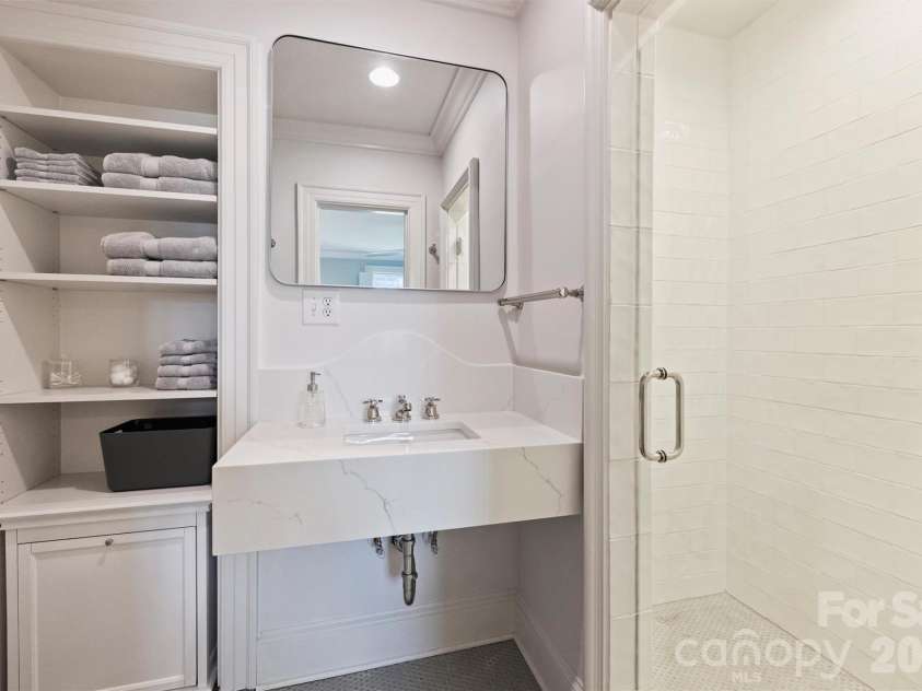 1555 Queens Road, Charlotte, NC 28207.  MLS# CAR4337847, YatesRealty ID 8234. 
