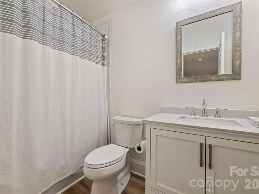 1555 Queens Road, Charlotte, NC 28207.  MLS# CAR4337847, YatesRealty ID 8234. 