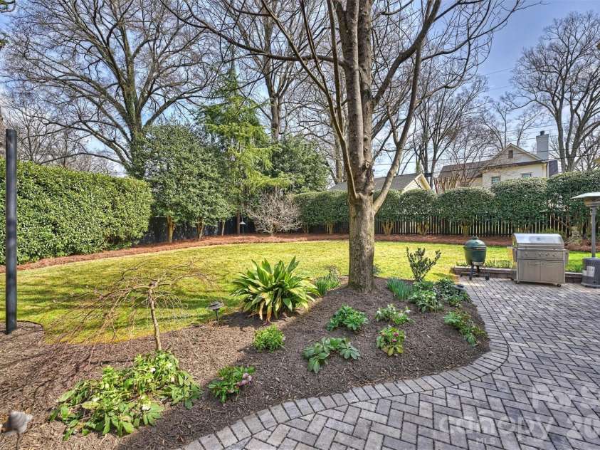 1555 Queens Road, Charlotte, NC 28207.  MLS# CAR4337847, YatesRealty ID 8234. 