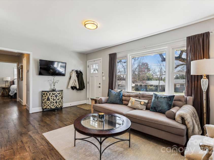 2727 Hilliard Drive, Charlotte, NC 28205.  MLS# CAR4228690, YatesRealty ID 8234. 