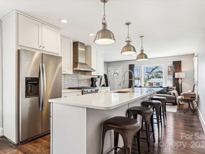 2727 Hilliard Drive, Charlotte, NC 28205.  MLS# CAR4228690, YatesRealty ID 8234. 