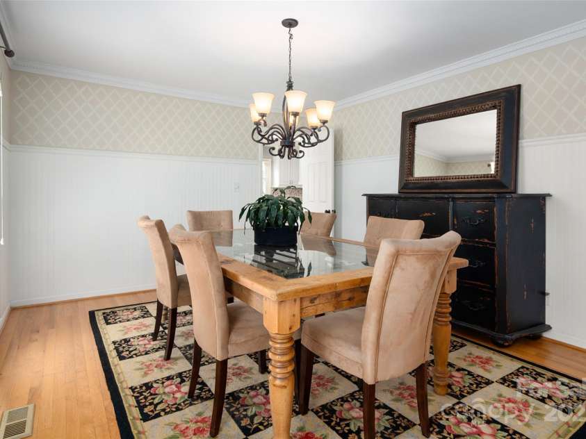 2382 Erika Lane, Gastonia, NC 28056.  MLS# CAR4249331, YatesRealty ID 8235. 