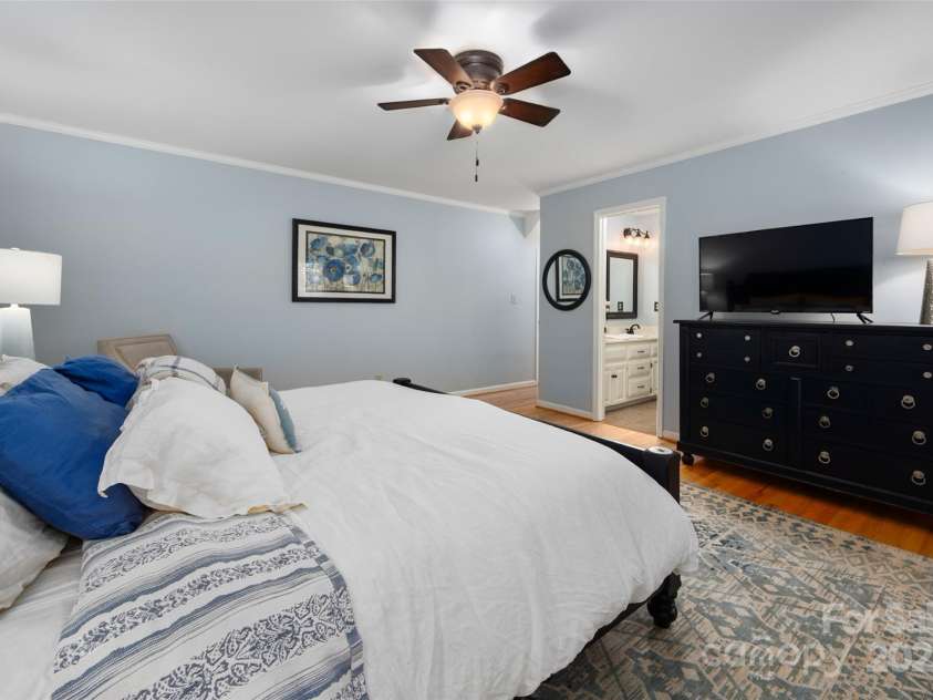 2382 Erika Lane, Gastonia, NC 28056.  MLS# CAR4249331, YatesRealty ID 8235. 