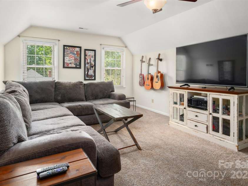 2382 Erika Lane, Gastonia, NC 28056.  MLS# CAR4249331, YatesRealty ID 8235. 