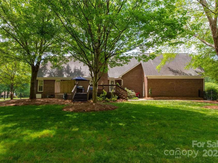 2382 Erika Lane, Gastonia, NC 28056.  MLS# CAR4249331, YatesRealty ID 8235. 