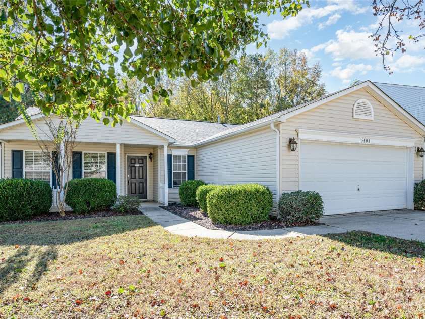 15808 Circlegreen Drive, Charlotte, NC 28273.  MLS# CAR4315392, YatesRealty ID 8236. 