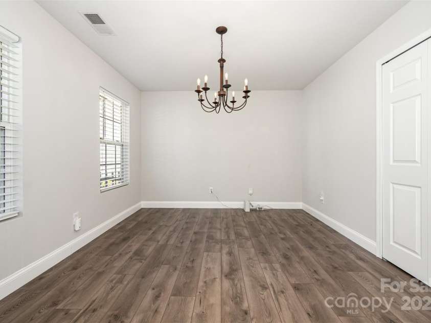 15808 Circlegreen Drive, Charlotte, NC 28273.  MLS# CAR4315392, YatesRealty ID 8236. 