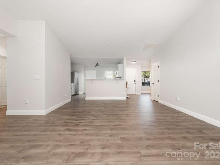 15808 Circlegreen Drive, Charlotte, NC 28273.  MLS# CAR4315392, YatesRealty ID 8236. 