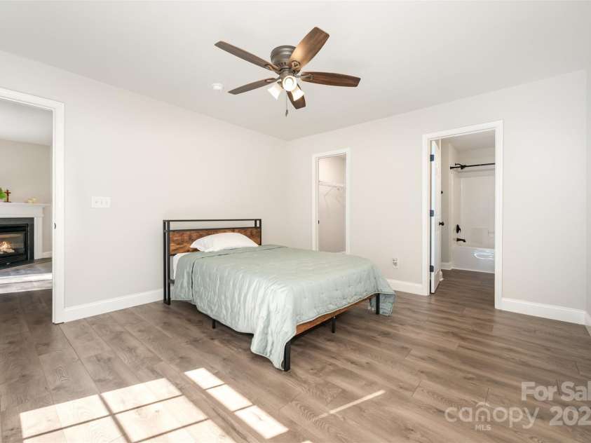 15808 Circlegreen Drive, Charlotte, NC 28273.  MLS# CAR4315392, YatesRealty ID 8236. 