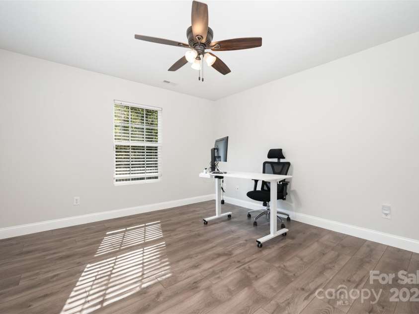 15808 Circlegreen Drive, Charlotte, NC 28273.  MLS# CAR4315392, YatesRealty ID 8236. 
