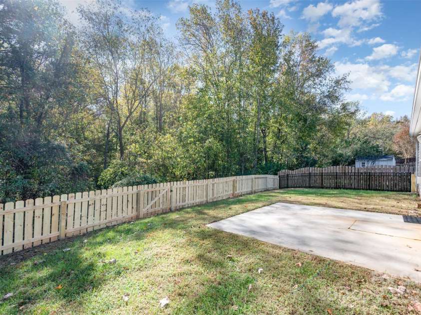 15808 Circlegreen Drive, Charlotte, NC 28273.  MLS# CAR4315392, YatesRealty ID 8236. 