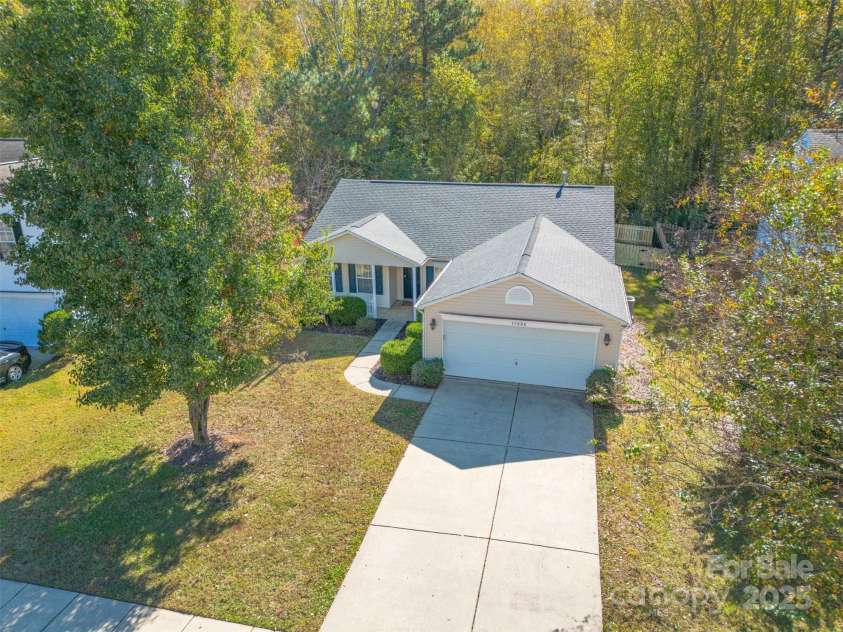 15808 Circlegreen Drive, Charlotte, NC 28273.  MLS# CAR4315392, YatesRealty ID 8236. 