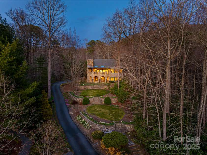 400 Sugar Hollow Road, Fairview, NC 28730.  MLS# CAR4235385, YatesRealty ID 8236. 