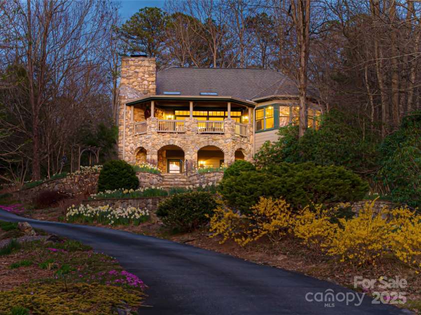 400 Sugar Hollow Road, Fairview, NC 28730.  MLS# CAR4235385, YatesRealty ID 8236. 