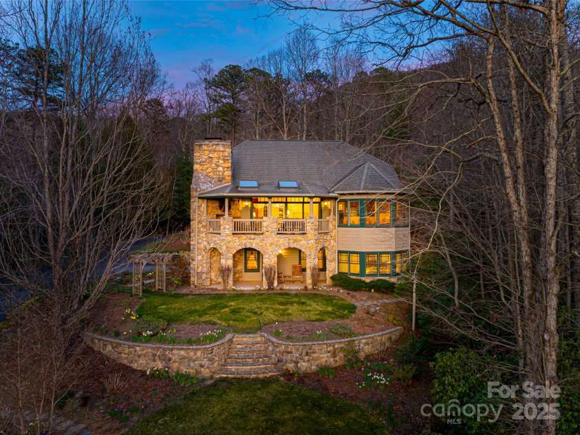 400 Sugar Hollow Road, Fairview, NC 28730.  MLS# CAR4235385, YatesRealty ID 8236. 