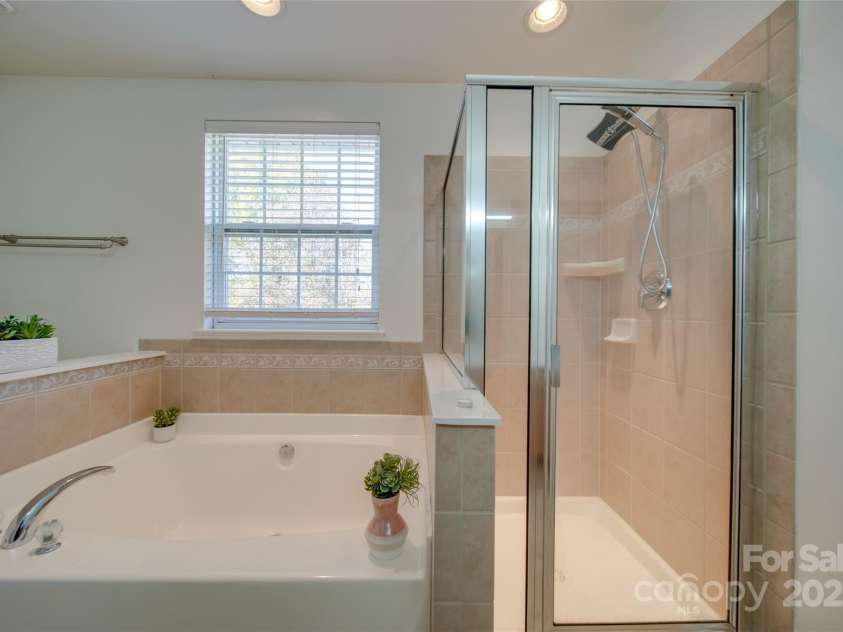 11628 Eastwind Drive, Charlotte, NC 28273.  MLS# CAR4204253, YatesRealty ID 8237. 