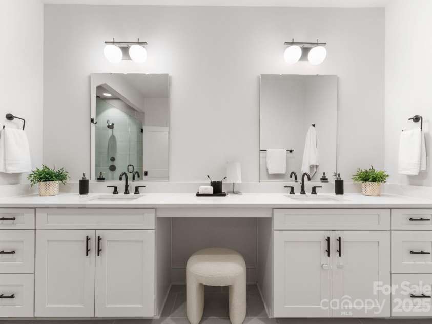 1606 Brook Road, Charlotte, NC 28205.  MLS# CAR4230761, YatesRealty ID 8238. 