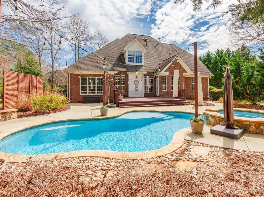 2009 Landry Lane, Rock Hill, SC 29732.  MLS# CAR4356381, YatesRealty ID 8239. 