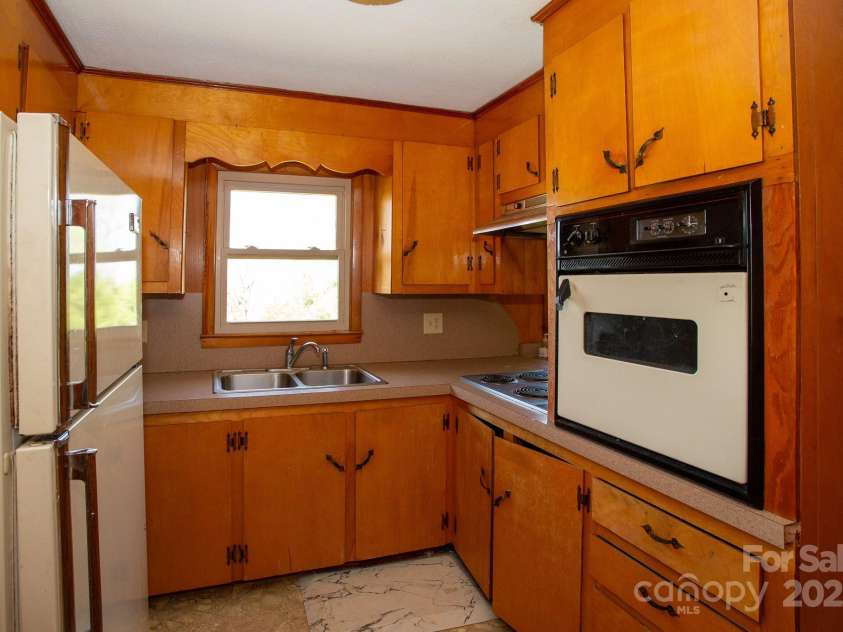 360 Davenport Road, Rutherfordton, NC 28139.  MLS# CAR4247627, YatesRealty ID 8239. 