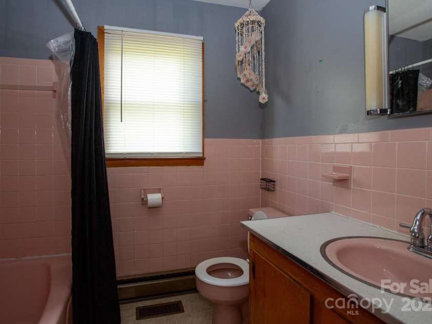 360 Davenport Road, Rutherfordton, NC 28139.  MLS# CAR4247627, YatesRealty ID 8239. 