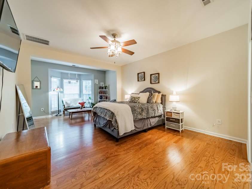 10126 Loch Lomond Drive, Charlotte, NC 28278.  MLS# CAR4200492, YatesRealty ID 824. 1st floor primary bedroom