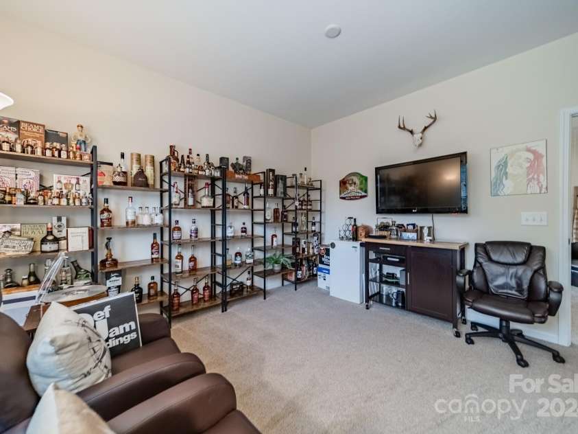 10126 Loch Lomond Drive, Charlotte, NC 28278.  MLS# CAR4200492, YatesRealty ID 824. What can you imagine for this room?