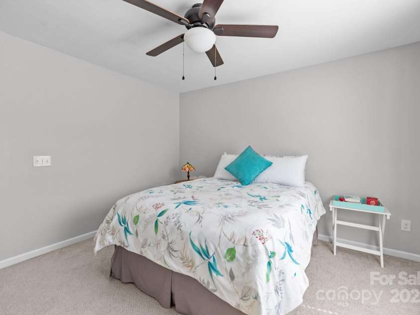 5908 Glassport Lane, Charlotte, NC 28210.  MLS# CAR4247212, YatesRealty ID 8241. 