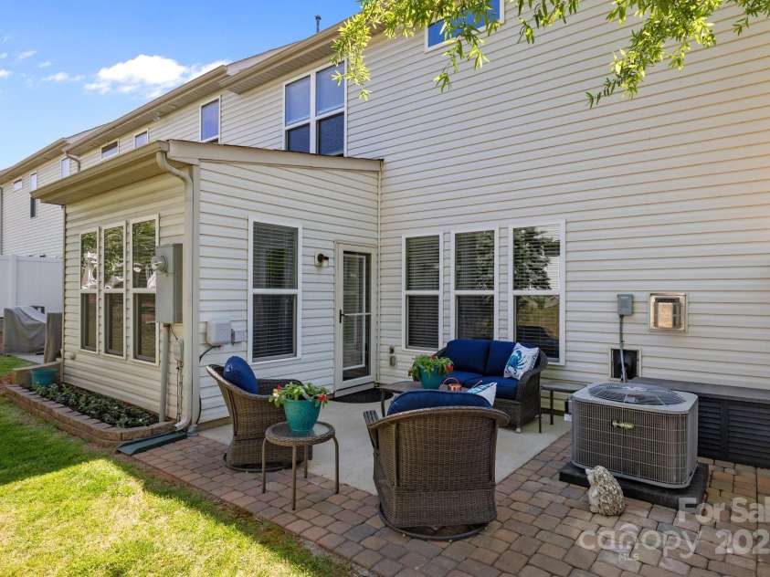 5908 Glassport Lane, Charlotte, NC 28210.  MLS# CAR4247212, YatesRealty ID 8241. 