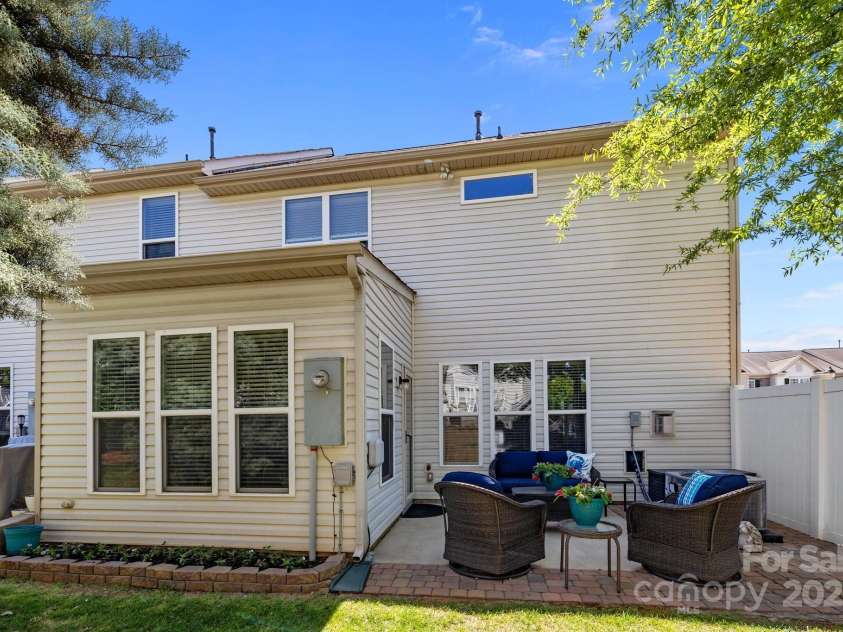 5908 Glassport Lane, Charlotte, NC 28210.  MLS# CAR4247212, YatesRealty ID 8241. 