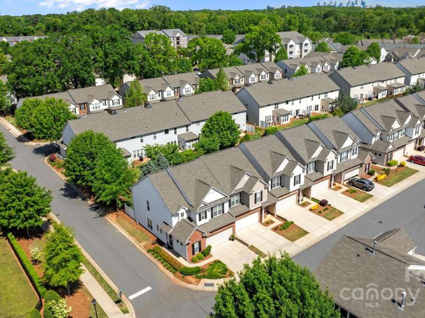 5908 Glassport Lane, Charlotte, NC 28210.  MLS# CAR4247212, YatesRealty ID 8241. 